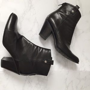 Stuart Weitzman Black Booties Size 8